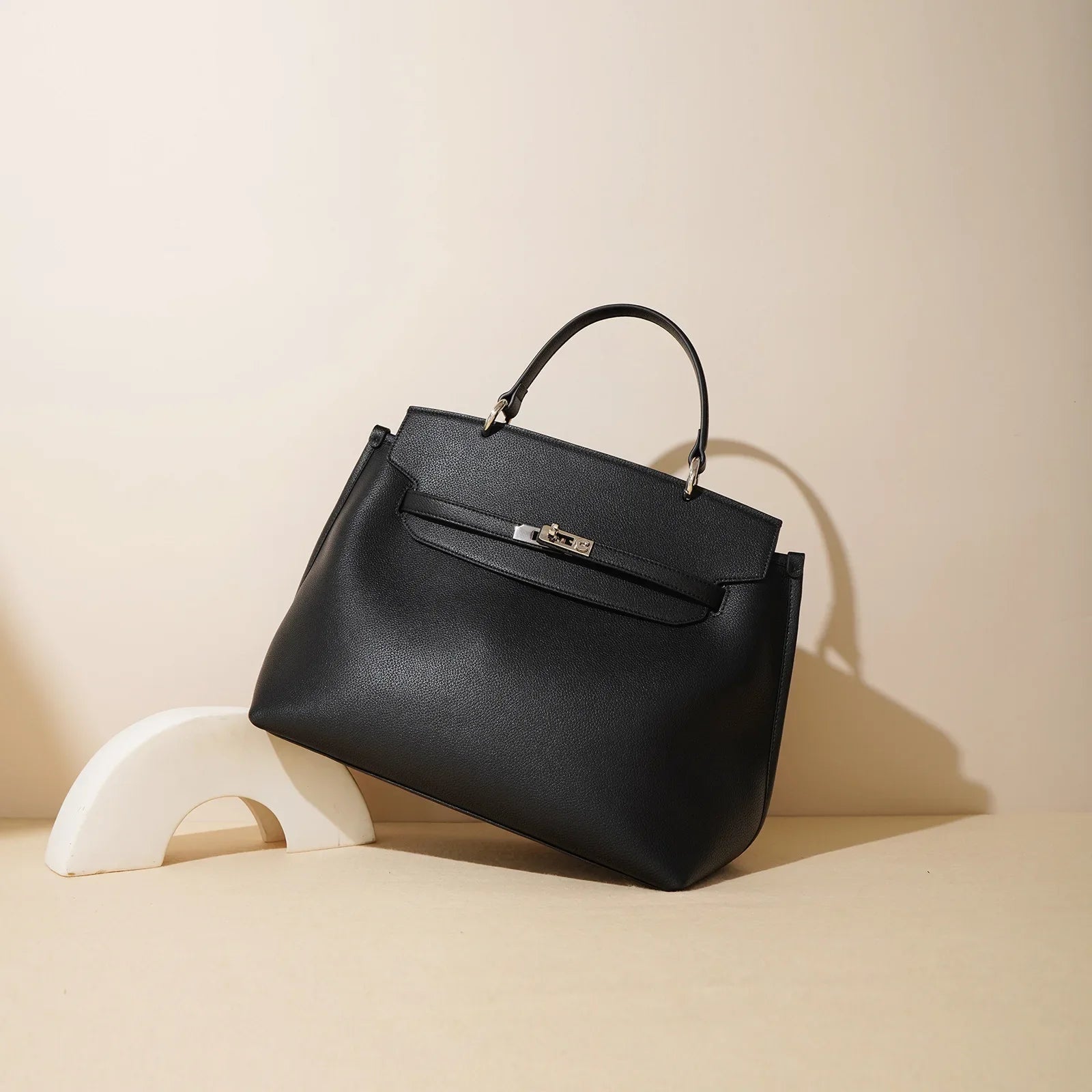 Vintage outono nova bolsa feminina versátil ombro único inclinação cruz platina saco elegante sentimento pequeno saco
